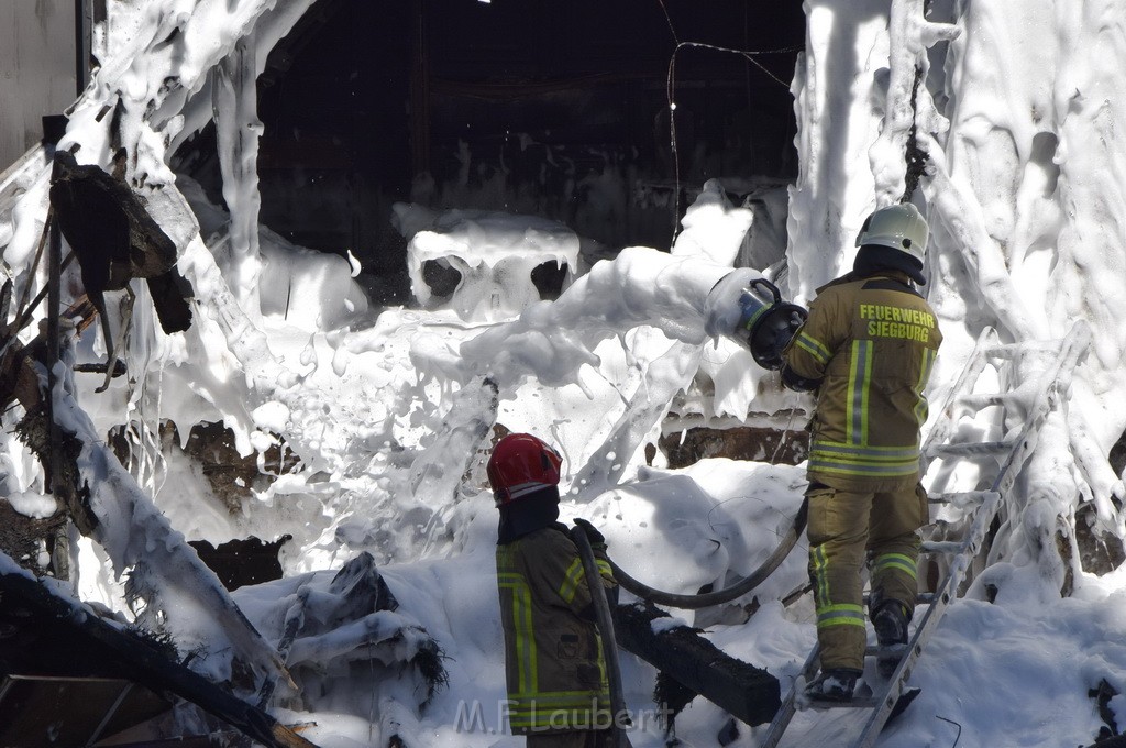 Grossfeuer Einfamilienhaus Siegburg Muehlengrabenstr P1437.JPG - Miklos Laubert